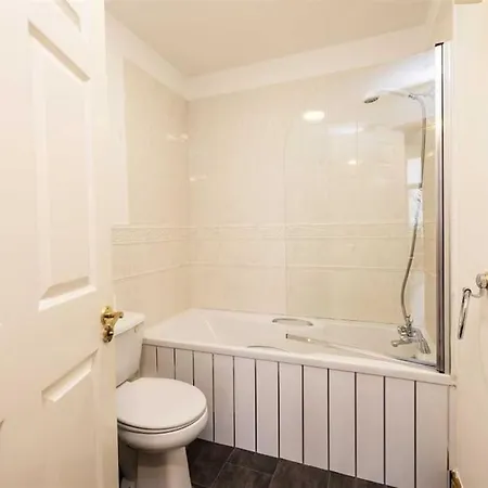 Cozy Steps From Everything - Heart Of Daire